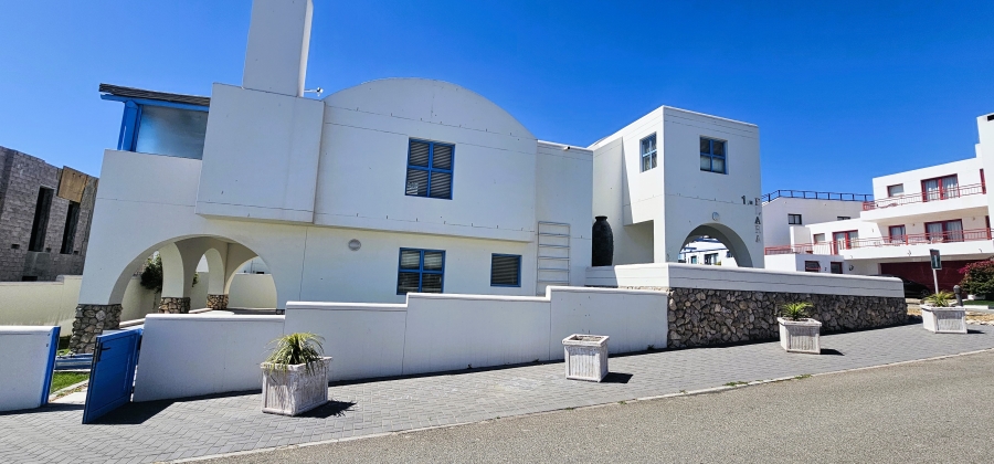 4 Bedroom Property for Sale in Paradise Beach Western Cape